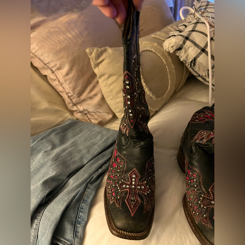 Corral style boots. Size 7.5  Good dancing boots/broke in.